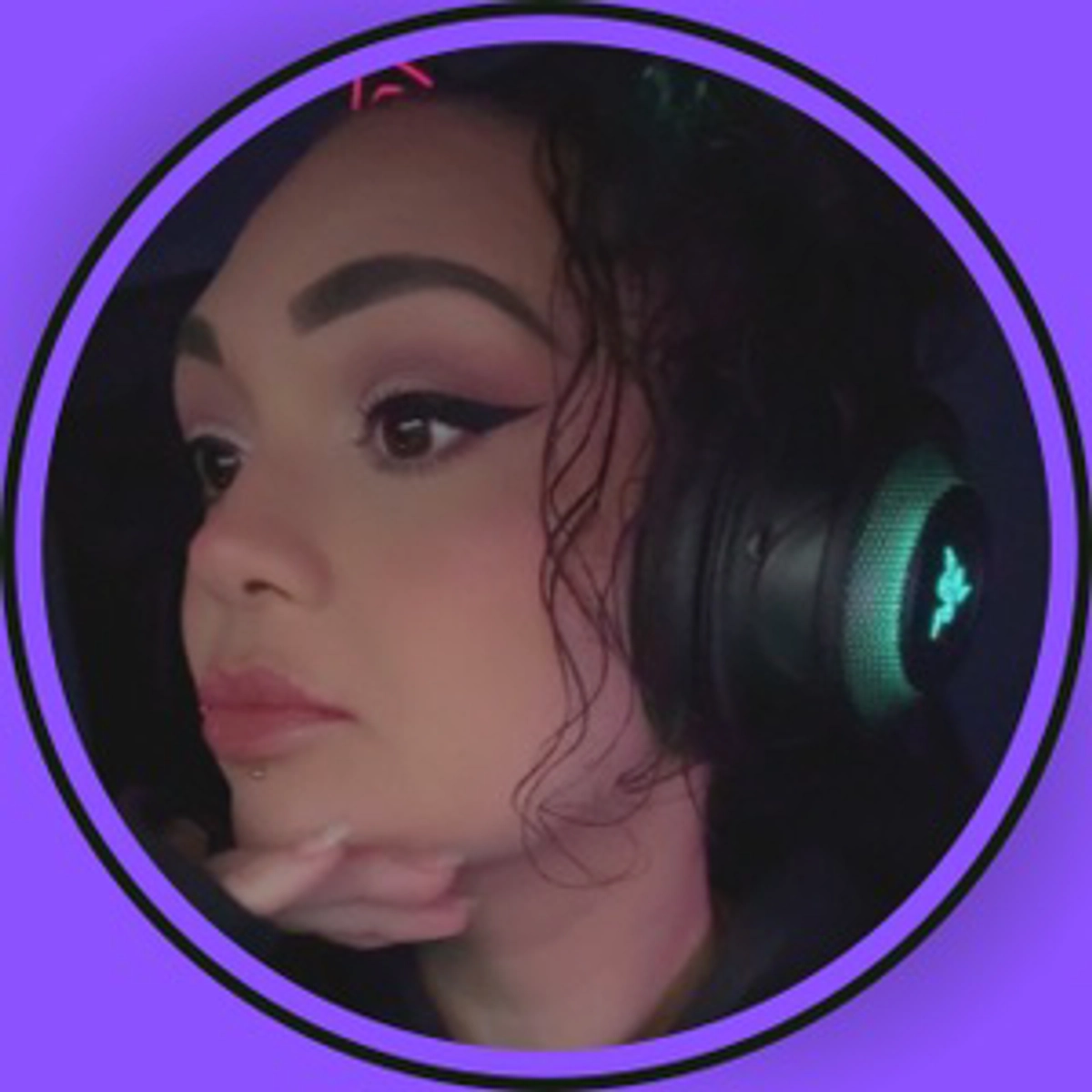 Throne profile picture for @kismet