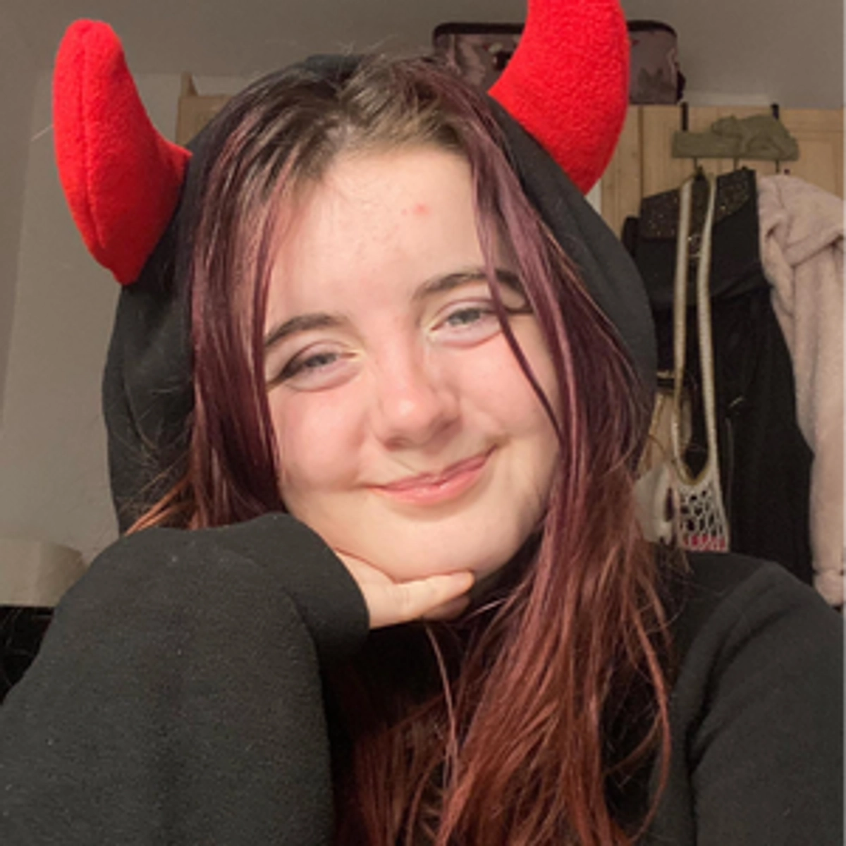 Throne | Lowrilove | Surprise Gifts