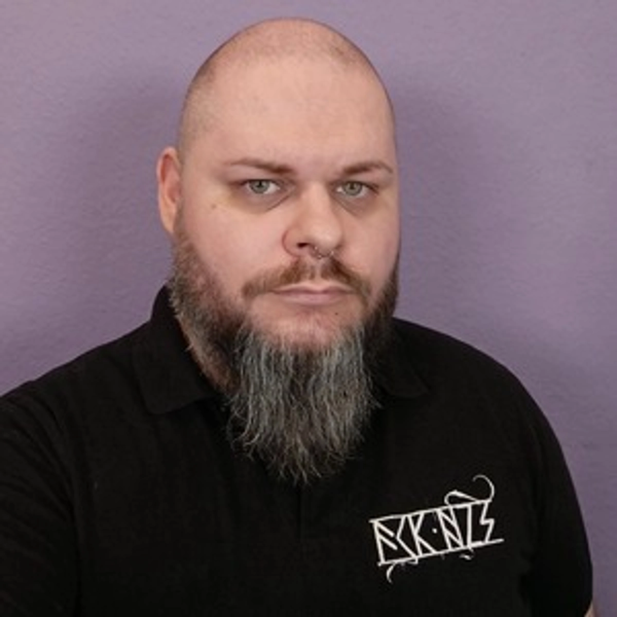 Throne profile picture for @spike