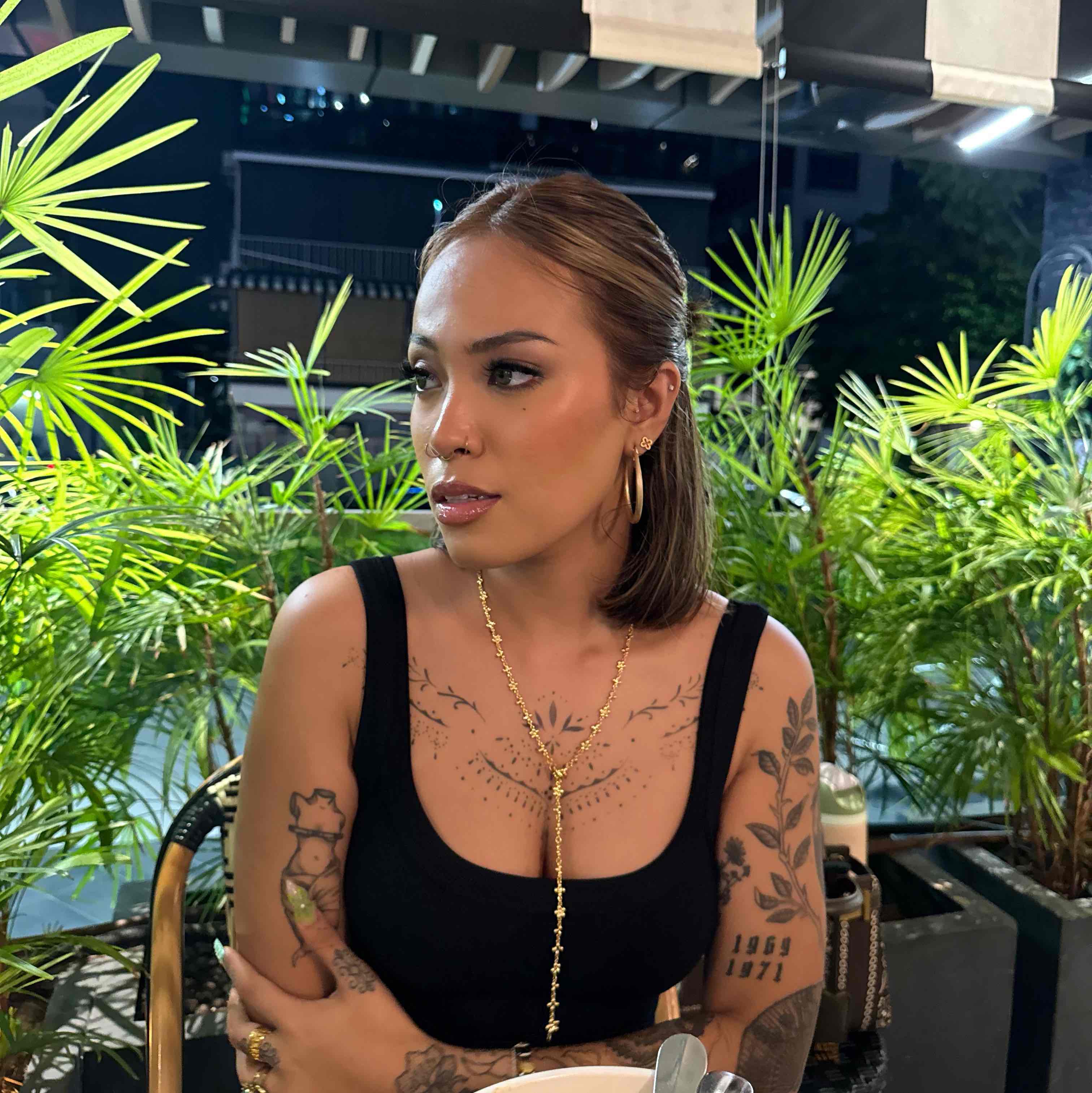 Throne | ꕥ M E A H ꕥ | My Wishlist