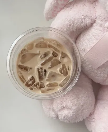 snacks n coffee ୨୧