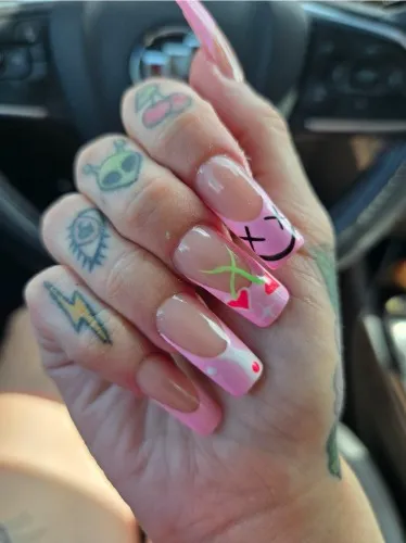 Pay for my Nails 💅💟☺️ (tip included)
