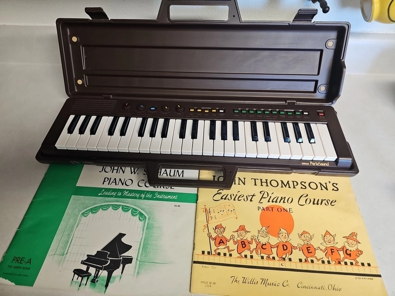 Vintage 1970s 80s Yamaha PS-3 Portasound Keyboard w/Case