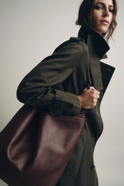 DOUBLE COMPARTMENT LEATHER BUCKET BAG