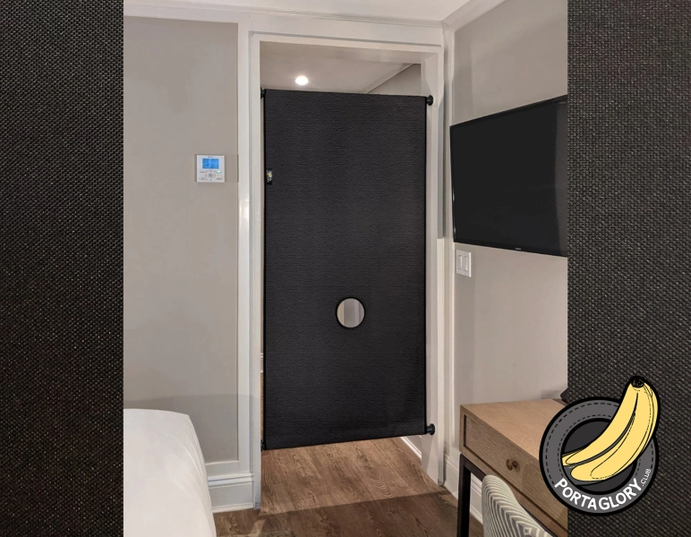 The PortaGlory MAGNUM Privacy Screen