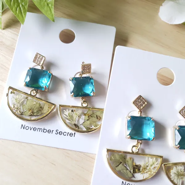 Pressed leaf and flower earrings, real flower resin earrings, pressed floral earrings