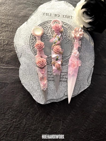 Personalized Fantasy Handmade Pink Rose Dagger for Women & Girl, Knife Prop for Cosplay, Unique Gift for Her, Bridesmaid, Girlfriend