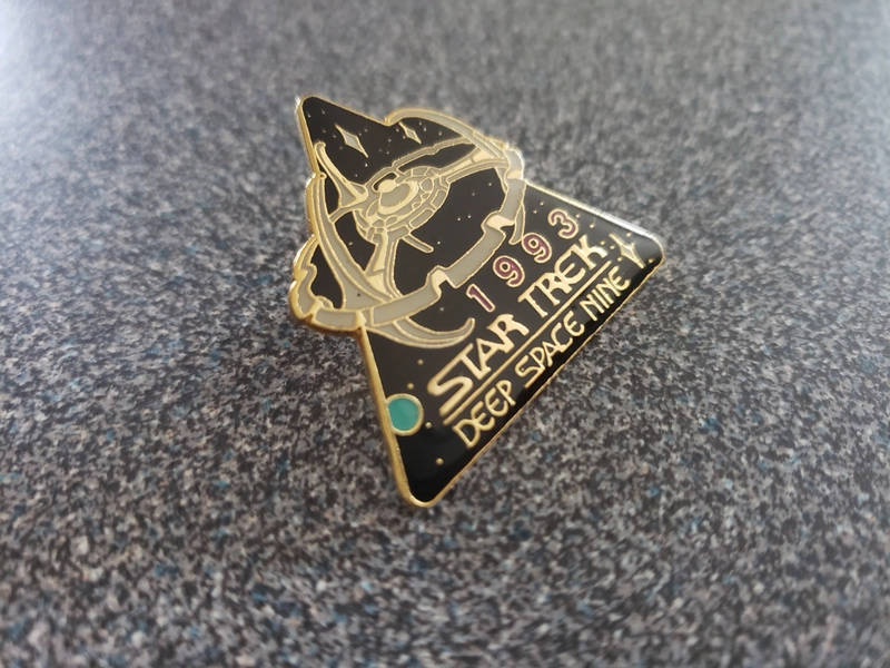 Vintage 1993 Star Trek Official Licensed Product "Star Trek Deep Space Nine" - Enamel Tac Pin  1.25" Tall x 1.25" Wide