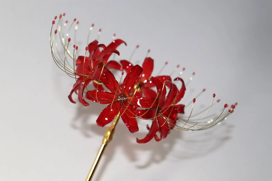 Resin Spier Lily Hairstick