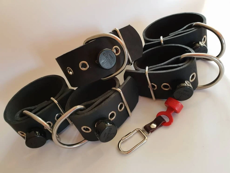 SEGUFIX leather Collar, Wrist and Ankle Cuff Set for BDSM, Bondage and ABDL - Industrial Leather Restraints - mature