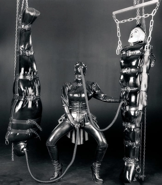 INFLATABLE SUSPENSION ULTIMA SACK and HOOD | DeMasK