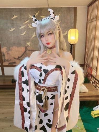 Soul Snatch | "Milk Mission" Cow Kunoichi Set - Black / One Size