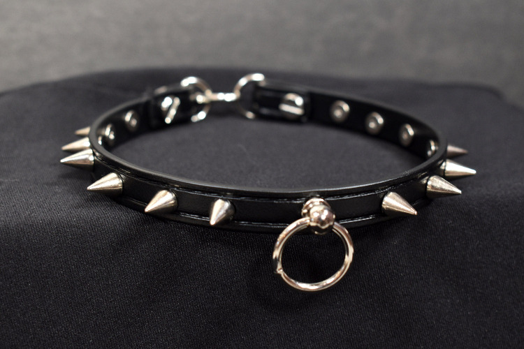 Made to your size / Biothane short spiked choker