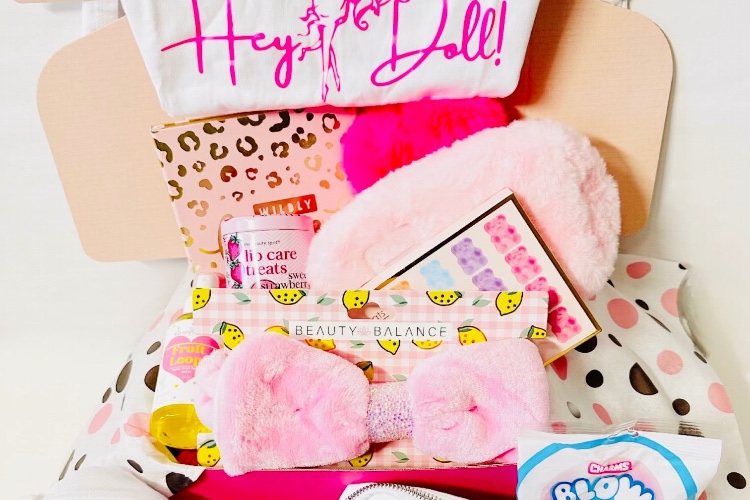 Hey Doll! Teen+Tween Subscription Box for Girls | 10-13