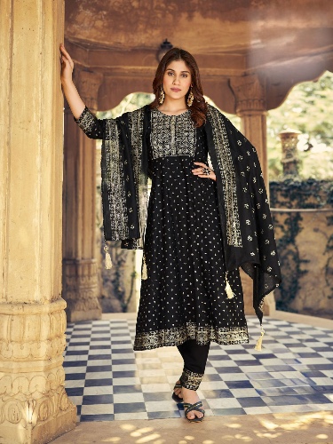 Anisha Kamiz & Pant | Black