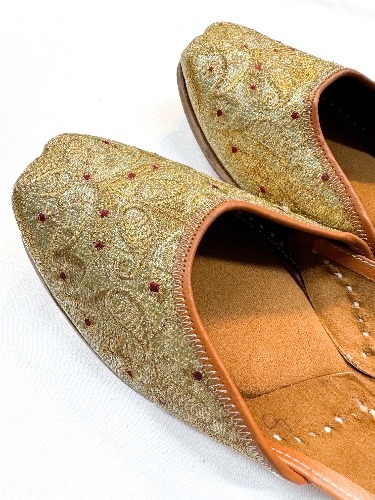 Pure leather very soft cushioned based embroidery work Beautiful Punjabi Jutti | 41 (NZ 10)