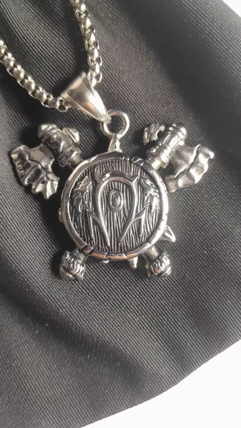 Original Warcraft Horde Banner Chain Necklace with Pendant - Stainless Steel World of Warcraft Orcs Battle Emblem Necklace - Axe and Shield