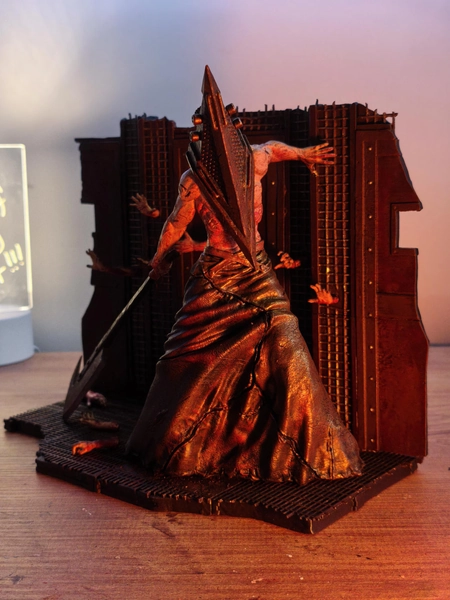 Pyramid Head Diorama - Hand-Painted 3D Printed Statue from Silent Hill