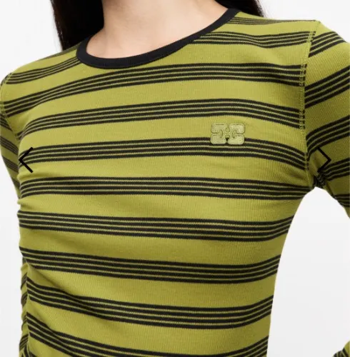 Un t-shirt assorti à mes yeux 💚