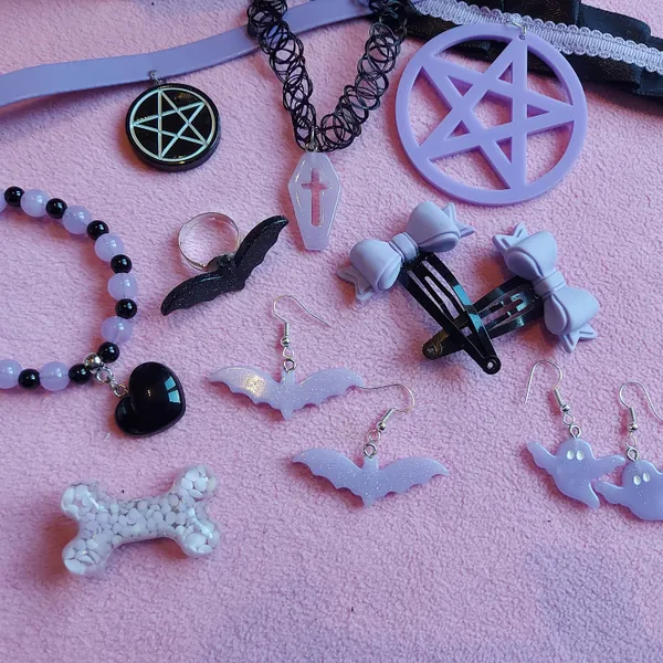 pastel gothic black pastel purple jewelry lucky bags fukubukuro mystery box kawaii cute alternative fairy kei hair accessoires clips punk