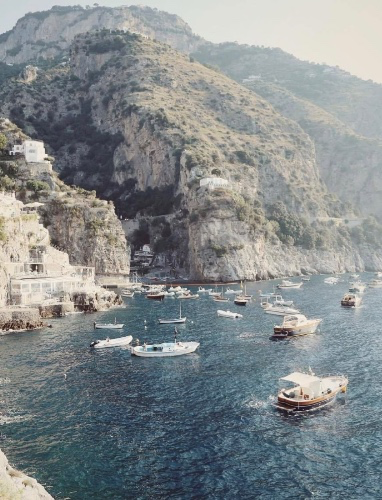 August addict ⋆˚✿˖°