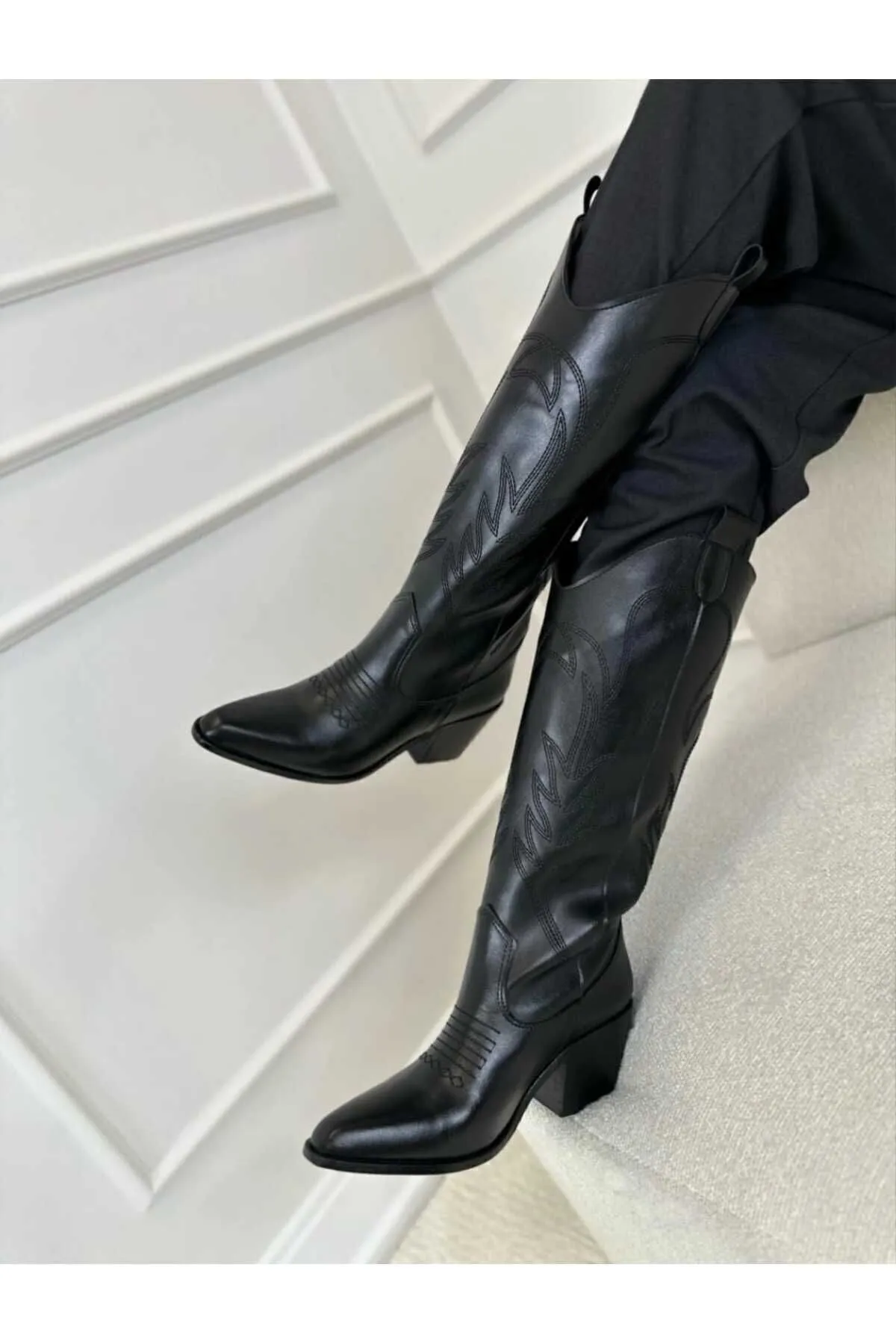 POTEEN Astral Kadın Western Kovboy Nakışlı Topuklu Çizme Fiyatı, Yorumları - Trendyol