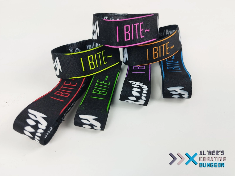 I BITE~  (Wristband)