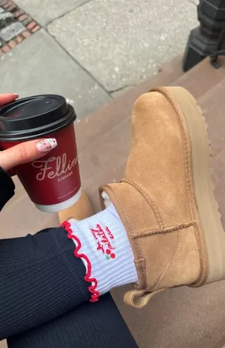 Cute socks for your princess 🧦❣️💕