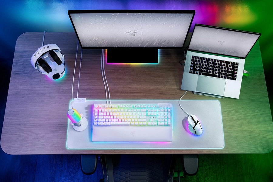 Razer BlackWidow V4 Pro - Green Switch - US - White