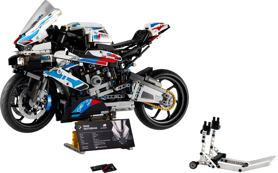 BMW M 1000 RR 42130 | Technic™ | Buy online at the Official LEGO® Shop US