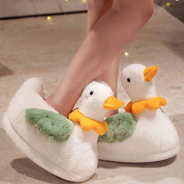 Lovely Flower Cartoon Duck Plush Slippers