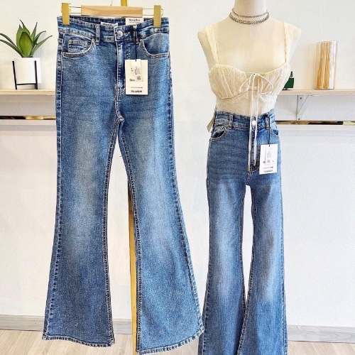 Basic flared jeans 