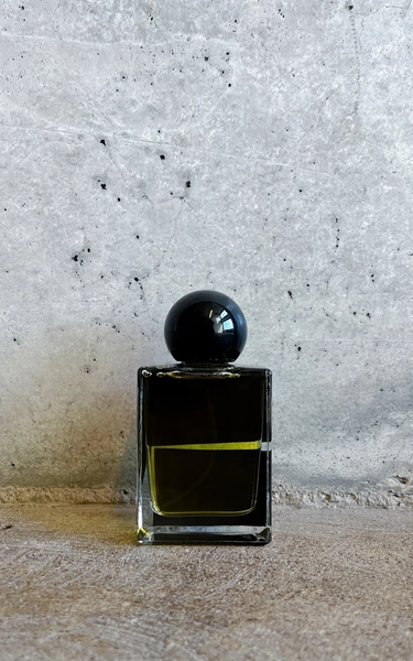 BLACK PERFUME — FOLIE à PLUSIEURS Perfume