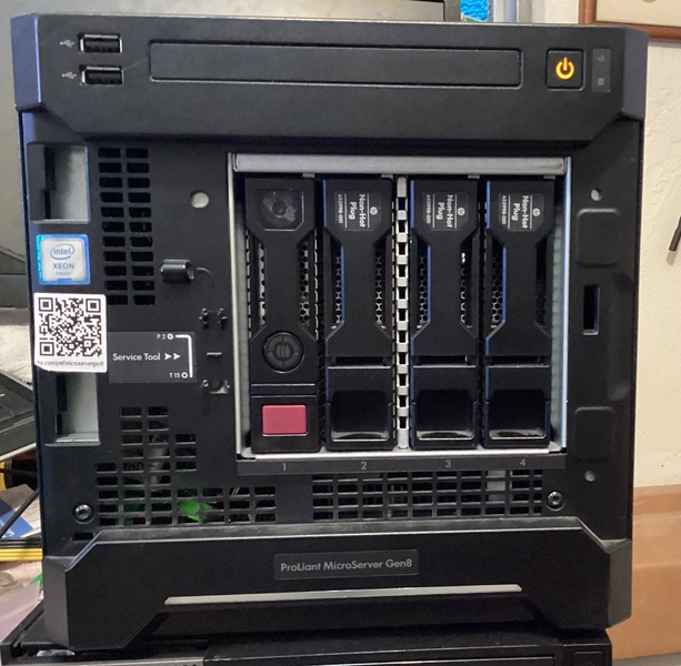 HP ProLiant MicroServer Gen8 Xeon  E3-1220L V2 2.3GHz 16GB RAM NO HDD NO OS