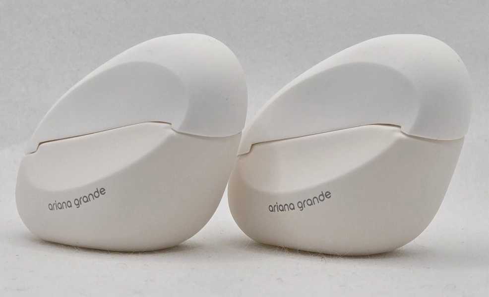 Ariana Grande MOD Vanilla Perfum 7.5 Ml 0.25 Oz x 2 Mini Travel Size New