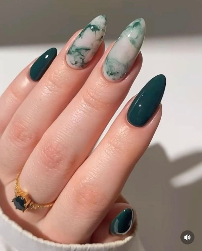 pay for my nails 💅