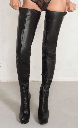 Arollo crouch high boots