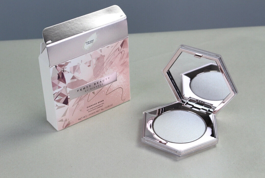 Fenty Beauty Rihanna Diamond Bomb All-Over Diamond Veil Puder Highlighter 8g F3-
