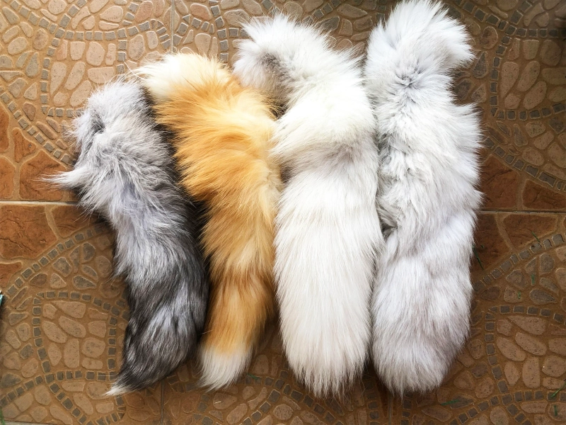 1 pcs full Foxtail, 12-18". 4 colours available, with soft fur. Animal horse farts, fox fur. fur cat toy. dog toys.