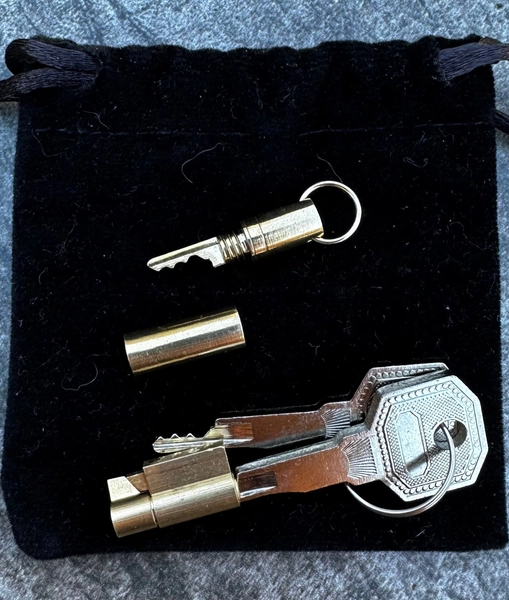 Cylinder Pendant Key Lockset