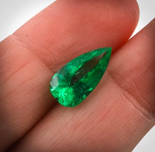 2.6 carat emerald 