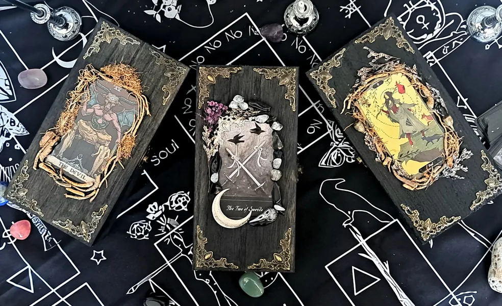 Tarot box, wooden witches box, tarot storage box, tarot cards, oracle cards, angel cards, manifestation cards, moonology cards. Divination.