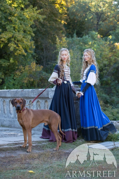 Dress with faux chemise “Renaissance Memories”