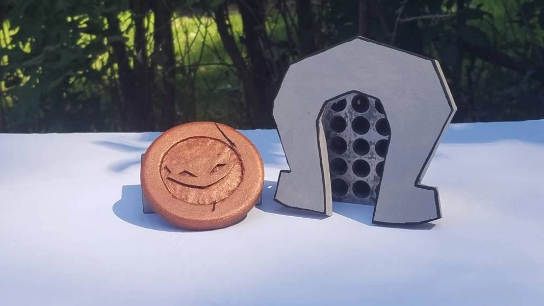 Sly Cooper Lucky Charm & Coin