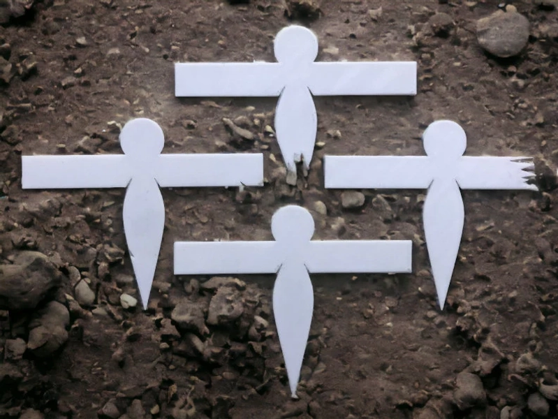 Enchanting 3D Printed Spirited Away Anime Prop Set: Celebrate the Timeless Magic of the Movie with Four Captivating Paper Dolls!