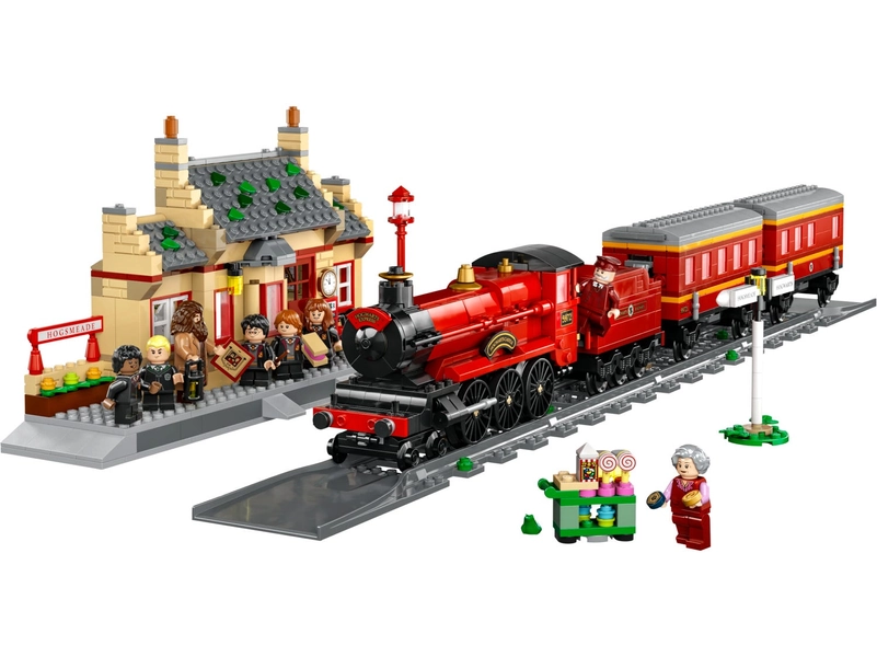 Hogwarts Express ™ Train Set with Hogsmeade Station™ 76423 | Harry Potter™ | Buy online at the Official LEGO® Shop GB 