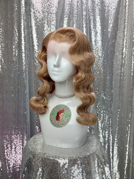 Vintage Lace Front Wig in Style "Fame" - 50's Inspired Wavy Hollywood Glamour Hair