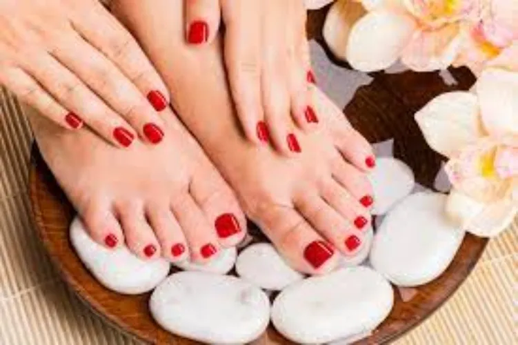 Manicure & Pedicure 