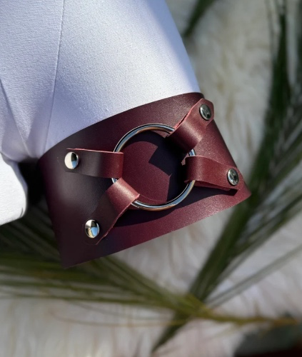 Red Leather Thigh Strap