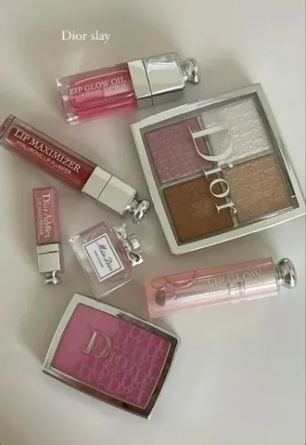 MAKE UP